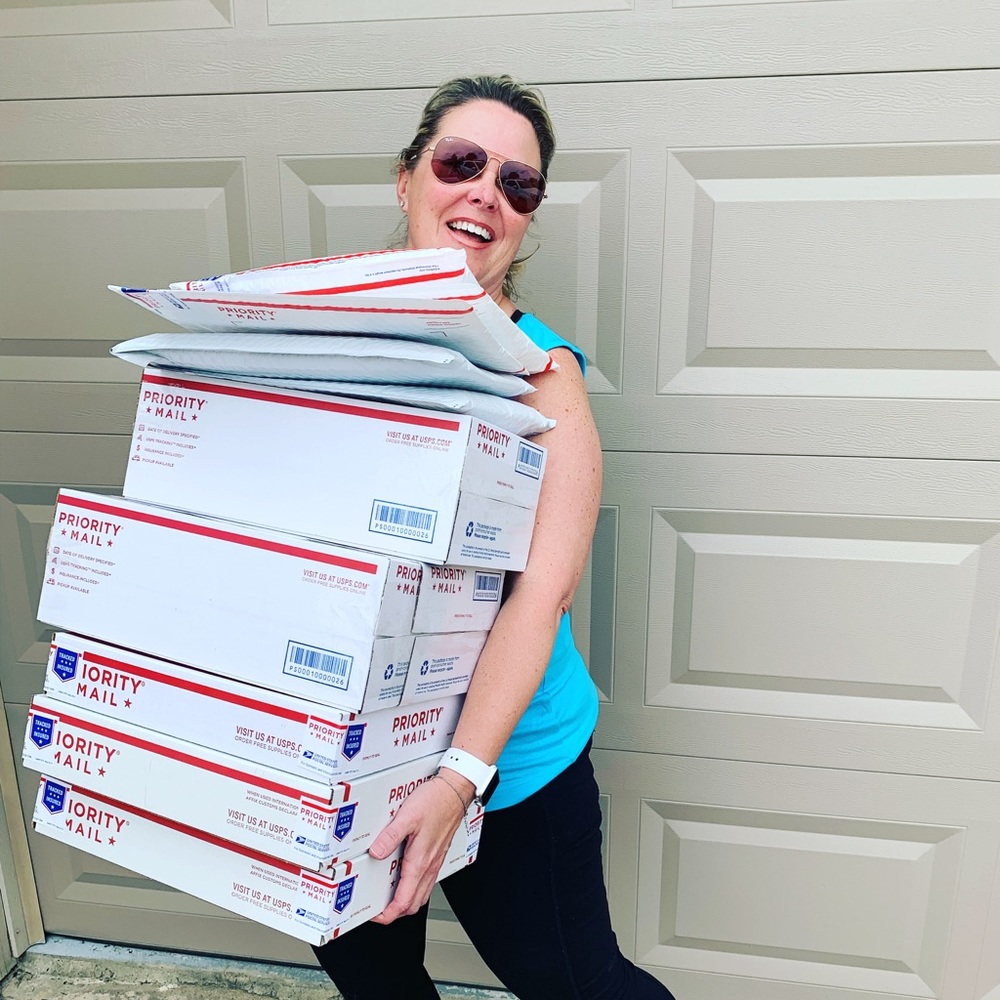 🌸 Meet Your Posher 🌸 - Picture 2 of 8